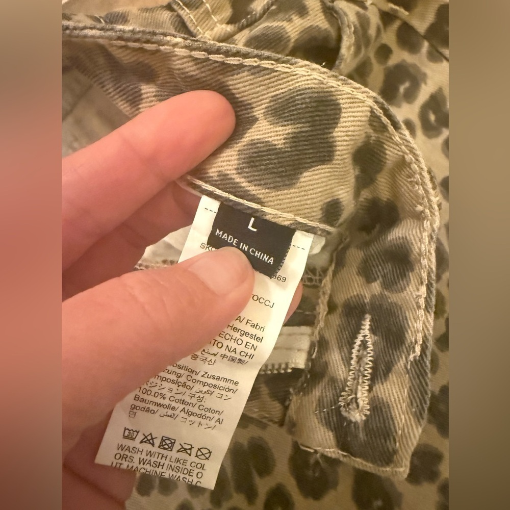 Leopard Print Wide Leg Jeans NWOT - Picture 2 of 8